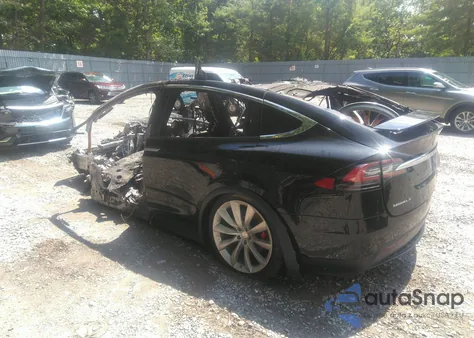 2016 Tesla Model X 60D/P100D/P90D z USA, uszkodzony, nr VIN 5YJXCAE47GF013458